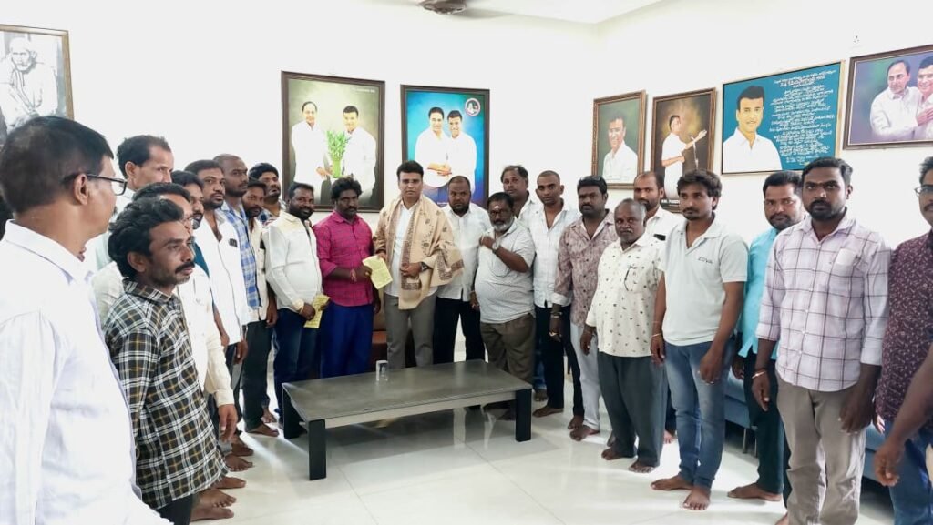 భవన నిర్మాణ కార్మికుల శ్రమకు తగిన గుర్తింపు ఇవ్వాలి