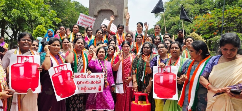 ధరల పెంపుతో దేశంలో ప్రజల నడ్డి విరుస్తున్న కేంద్ర ప్రభుత్వం