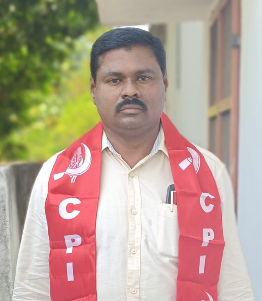అర్హులైన ప్రతి ఒక్కరికి నెలకు రూ.4,000 పెన్షన్ అందించాలని డిమాండ్ చేశారు.