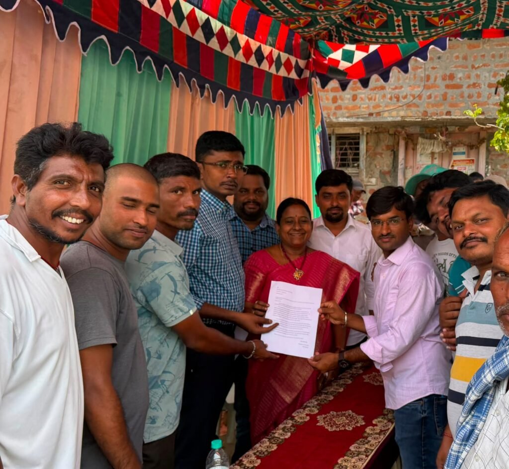 సన్రైజ్ క్రికెట్ క్లబ్ సభ్యుల ఆధ్వర్యంలో  మరిపెడ మున్సిపల్ చైర్ పర్సన్ మరియు మున్సిపల్ కమిషనర్ కి  సన్రైజ్ క్రికెట్ క్లబ్ సభ్యులు వినతిపత్రం ఇవ్వడం జరిగింది