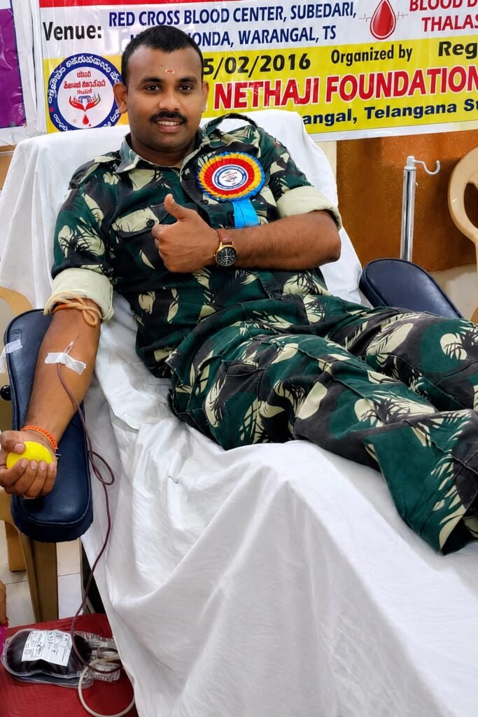 21 ఏండ్లుగా  రక్తదాన చైతన్య యుద్ధంలో  ” స్విమ్మర్ రాజు “