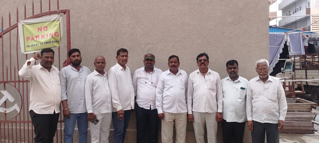 జాంబవంతుని గుడి స్థలంపై అక్రమ నిర్మాణాలు తొలగించాలి