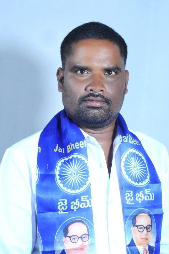 ప్రైవేట్ పాఠశాలల పుస్తకాల దందాను ఆపాలి:మాల మహానాడు జిల్లా అధ్యక్షులు బేగరి మహేష్