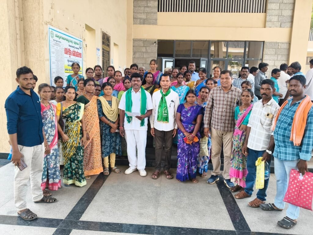 వీరాపురం ఇసుక రీచ్ వివాదాన్ని పరిష్కరించి రెండు గిరిజన సొసైటీలకు సమన్యాయం చేయాలి