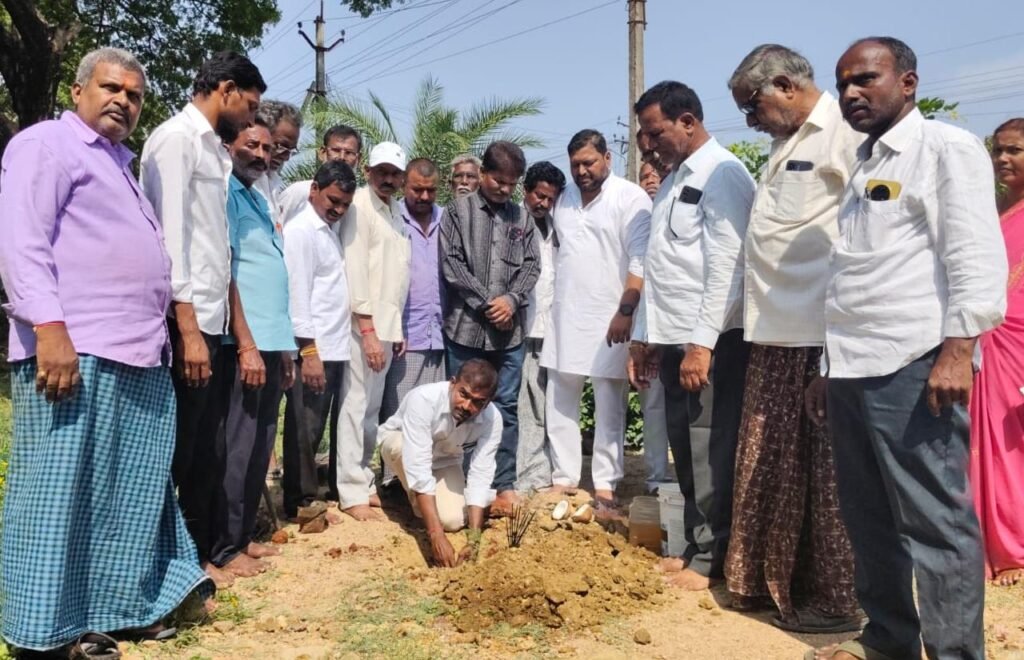 ఖానాపురంలో జమ్మి మొక్క ప్రతిష్టాపన చేసిన సర్పంచ్
