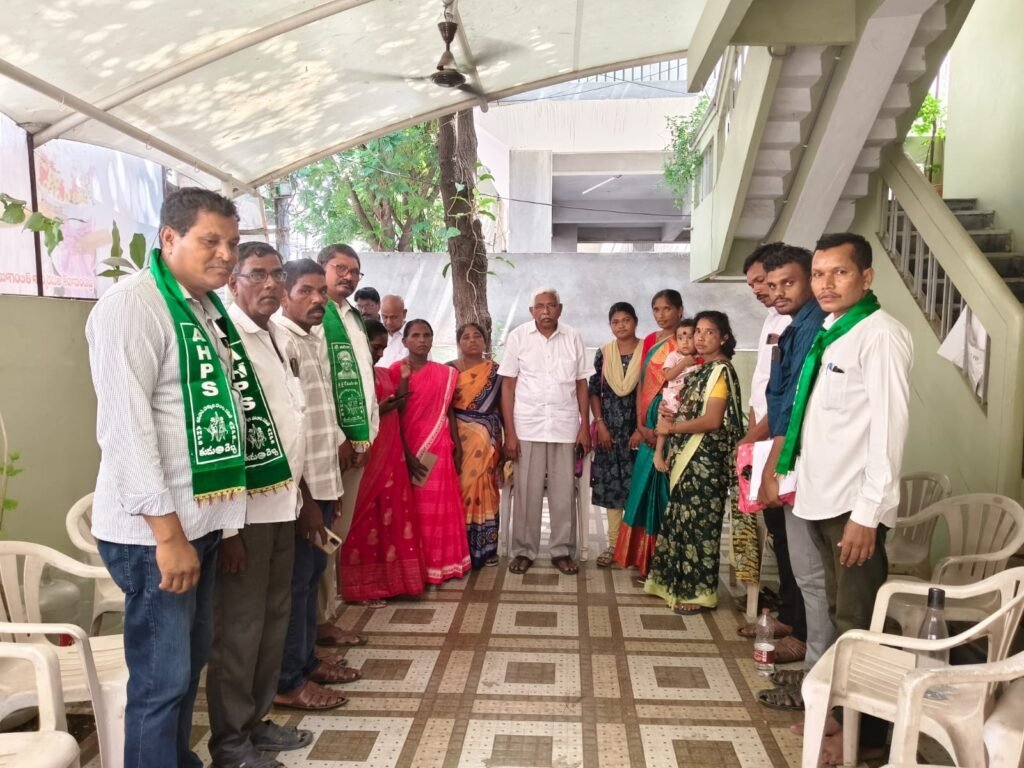 వీరాపురం ఇసుక రీచ్, పోడు భూముల సమస్యలపై ఎమ్మెల్సీ కోదండరాంని కలిసిన ఆదివాసి తుడుం దెబ్బ నాయకులు