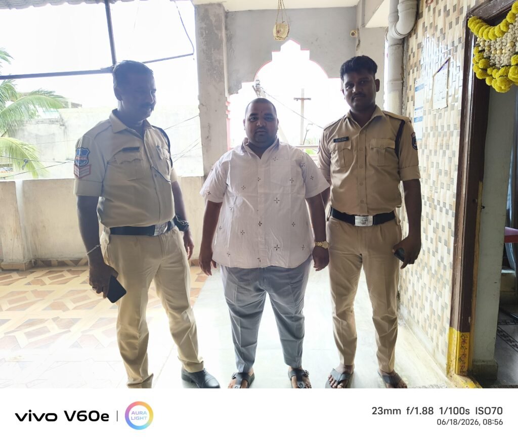 బీఆర్ఎస్సీవీ నాయకుడిని పోలీస్ స్టేషన్‌కు తరలించడంపై నిరసన