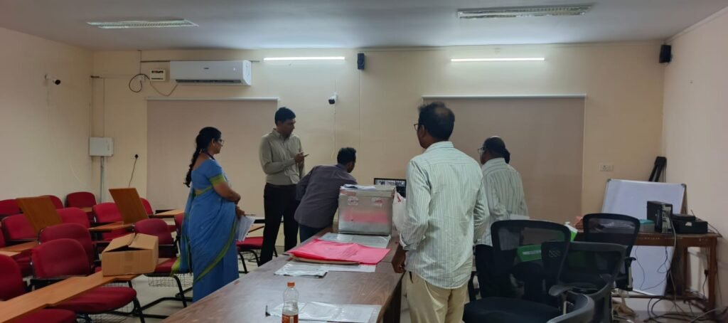 నీట్ పరీక్ష నిర్వహణపై కలెక్టర్ మను చౌదరి ఆకస్మిక తనిఖీ
