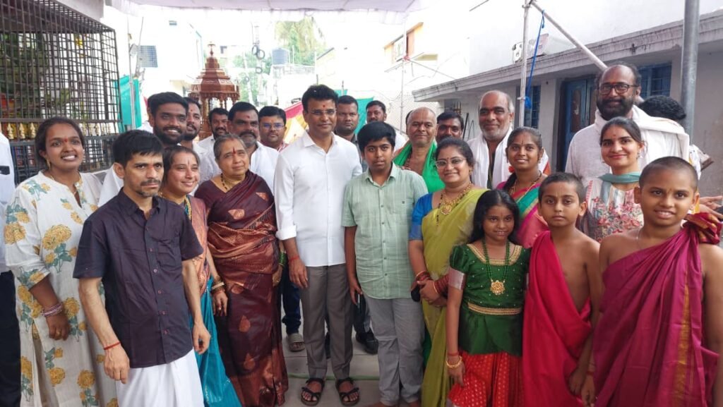 అమ్మవారి కృపాకటాక్షాలు ప్రజలందరిపై ఉండాలి: ఎమ్మెల్యే కేపీ వివేకానంద్