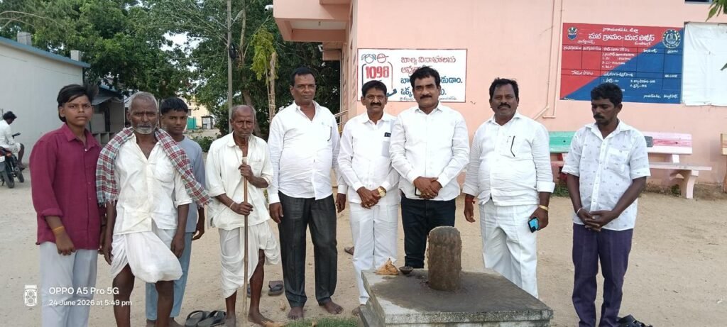 ఇచ్చిన మాటను నిలబెట్టుకుంటూ స్వంత నిధులతో హైమాస్ట్ లైట్స్ ఏర్పాటు చేసిన బీజేపీ రాష్ట్ర నాయకులు డాక్టర్ బంగ్ల లక్ష్మికాంత్ రెడ్డి