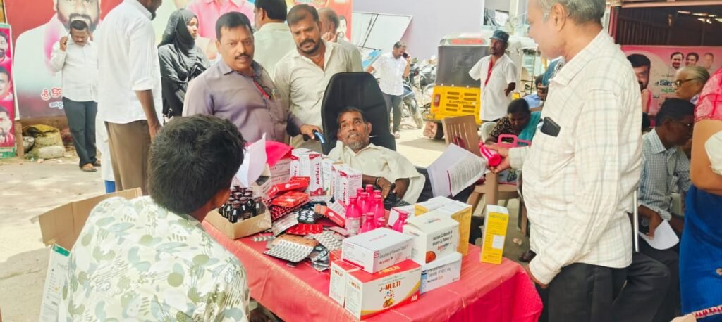 పేదలకు వరంగా ఉచిత వైద్య శిబిరం