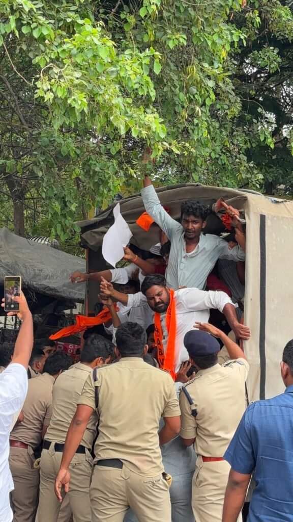 ఫీజు దోపిడీకి అడ్డుకట్ట వేయాలి: ఏబీవీపీ