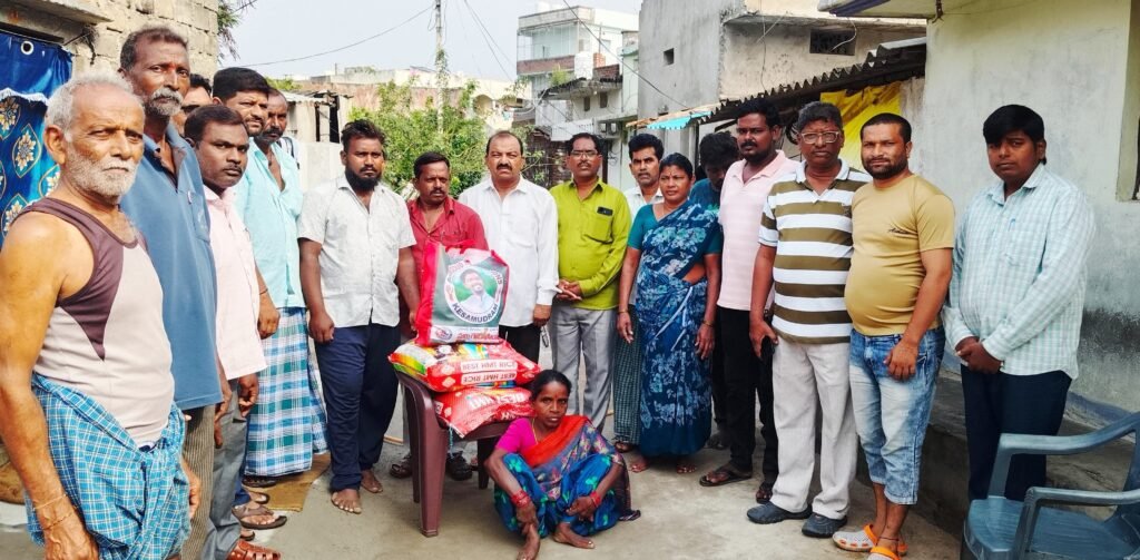 నిరుపేద కుటుంబానికి భరోస గా నిలిచిన చిలువేరు సమ్మయ్య గౌడ్