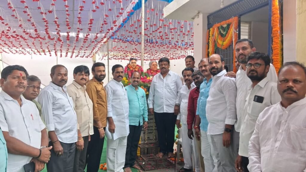 బుర్రా అగయ్య–రుక్కమ్మ దంపతుల విగ్రహ ప్రతిష్ఠ మహోత్సవంలో పాల్గొన్న కొలన్ హన్మంత్ రెడ్డి