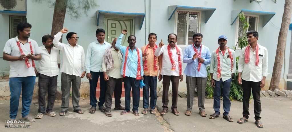 చలో కలెక్టరేట్‌కు భవన నిర్మాణ కార్మికులు భారీగా తరలిరావాలి