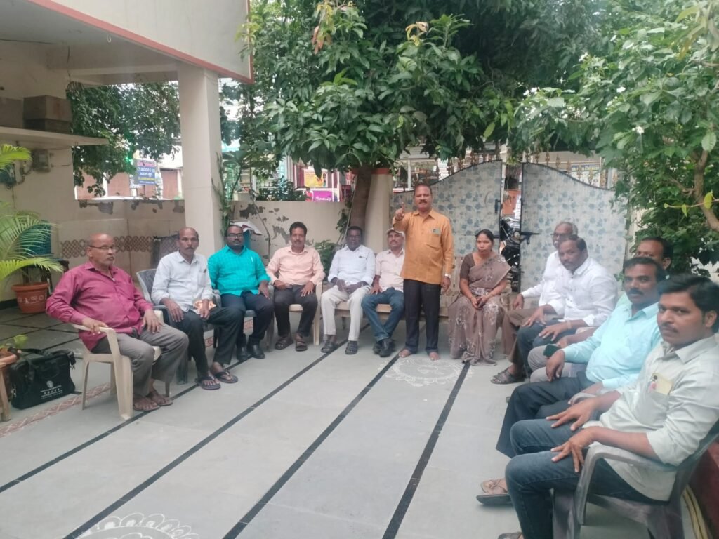 ఉద్యమ సమయంలో, అరెస్టులు అంటే , పారిపోయిన మీరా