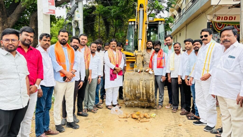 బాచుపల్లిలో అభివృద్ధికి మరో అడుగు.. డ్రైనేజీ, సీసీ రోడ్డు పనులకు శ్రీకారం