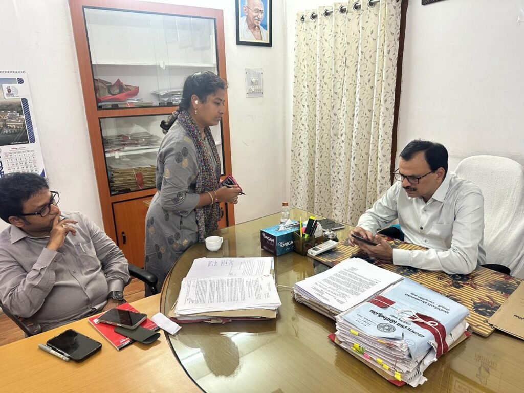 ఘట్‌కేసర్ తహసీల్దార్ కార్యాలయంపై అదనపు కలెక్టర్ ఆకస్మిక తనిఖీ