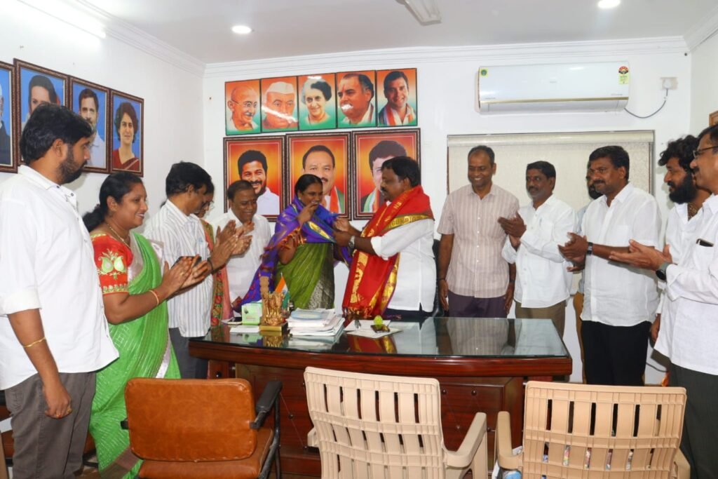 లక్ష్మీనగర్ ఓనర్స్ అసోసియేషన్ నూతన కమిటీకి కొలన్ హన్మంత్ రెడ్డి శుభాకాంక్షలు