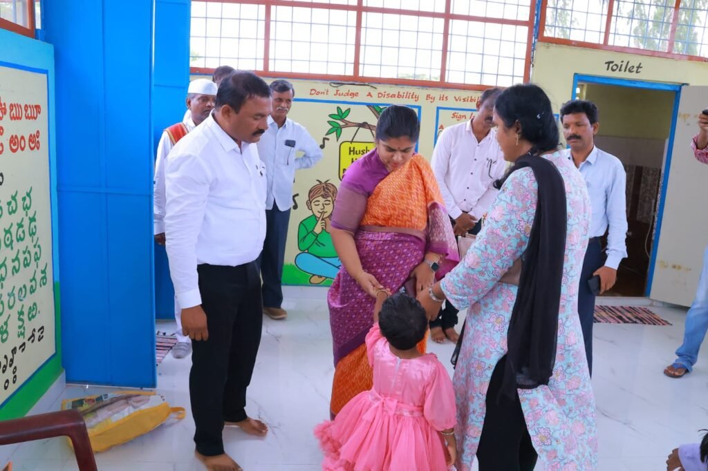 భవిత కేంద్ర నిర్మాణ పనులను పరిశీలించిన జిల్లా కలెక్టర్ 