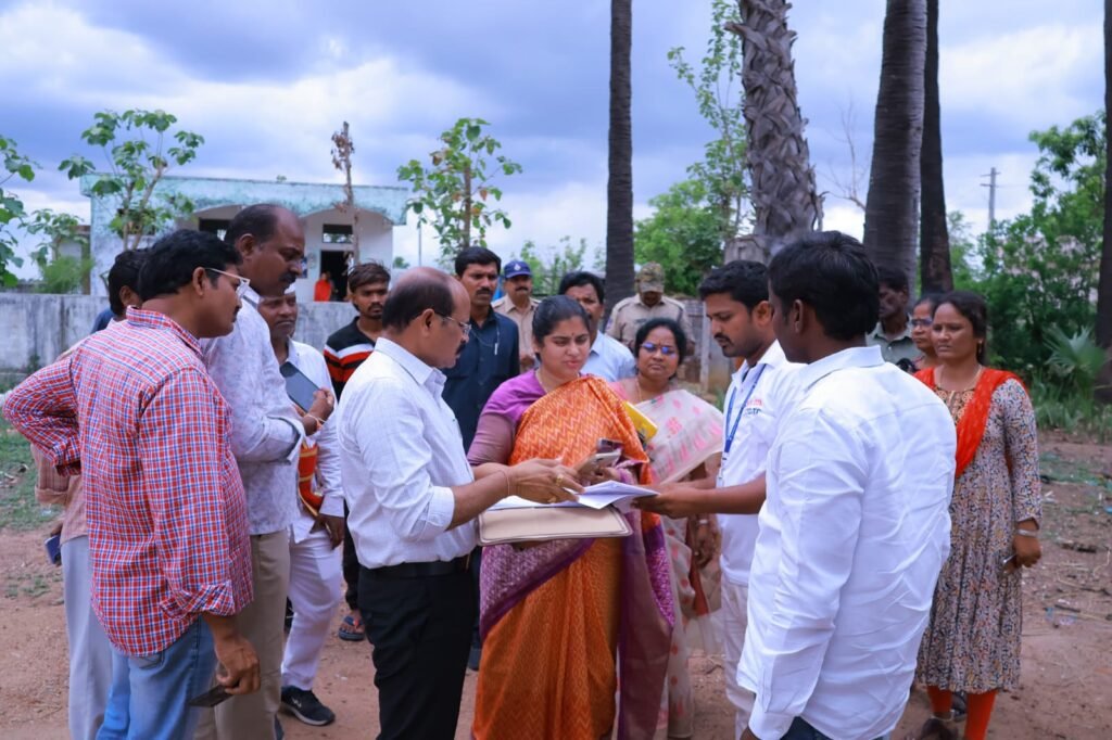 ఎస్‌ఐఆర్‌ ప్రక్రియను పరిశీలించిన జిల్లా కలెక్టర్