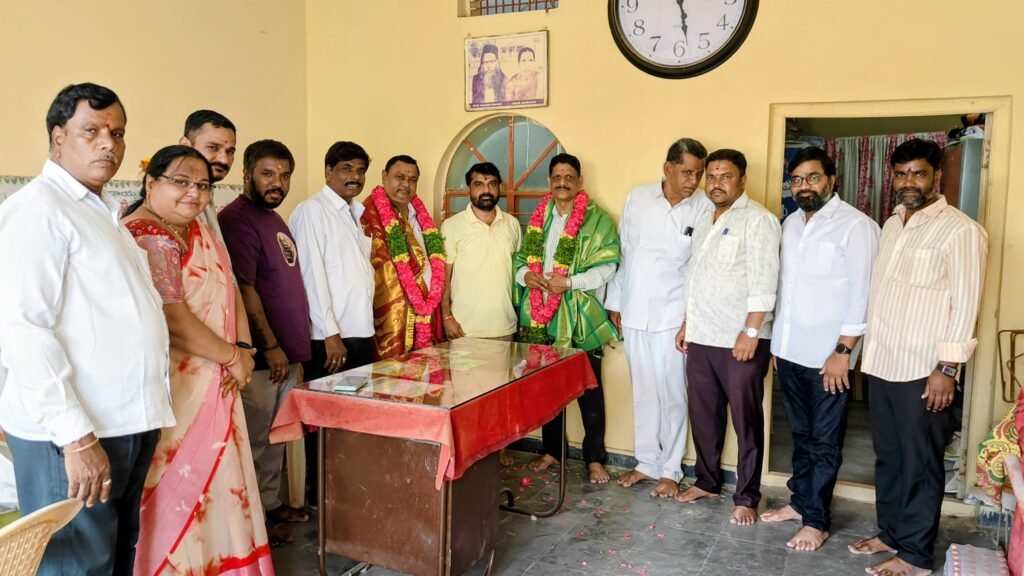 జగద్గిరిగుట్ట శ్రీ లక్ష్మీ వెంకటేశ్వరస్వామి ఆలయ నూతన ఈవోకు ఘన సన్మానం