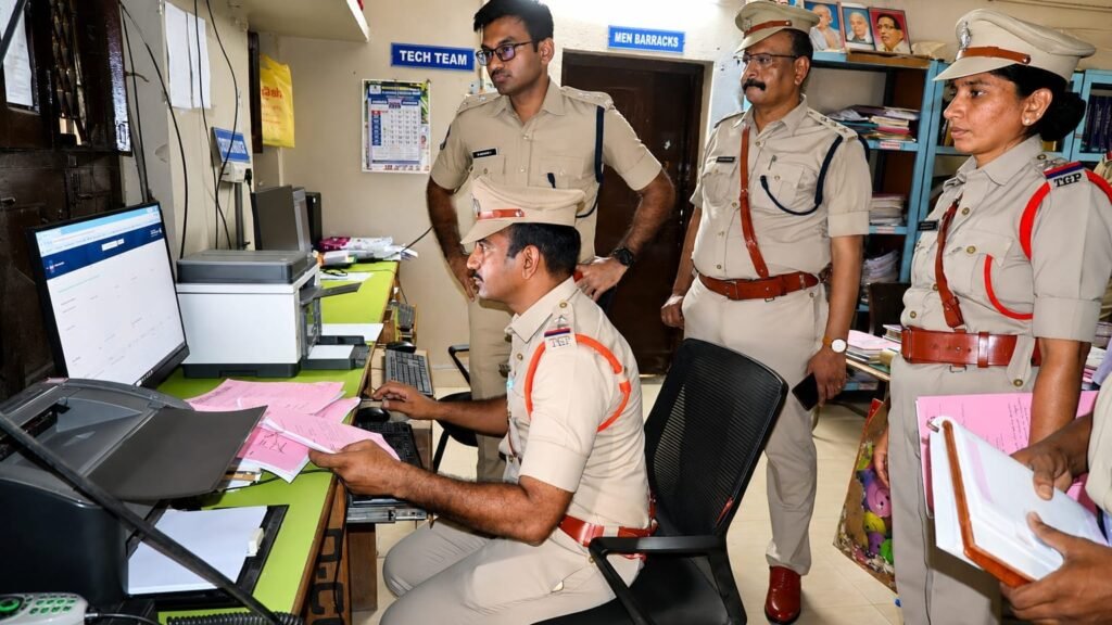 మరిపెడ పోలీస్ స్టేషన్ ను తనిఖీ చేసిన జిల్లా ఎస్పీ.