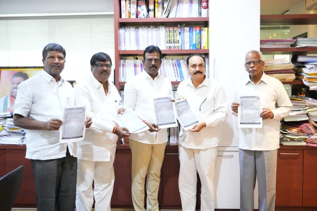 పరిసరాల పరిశుభ్రతే ఆరోగ్యానికి తొలి మెట్టు
