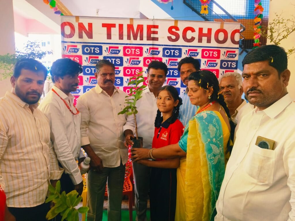 ప్రాథమిక విద్య నుంచే మంచి అలవాట్లు, సత్ప్రవర్తన అలవర్చుకోవాలి