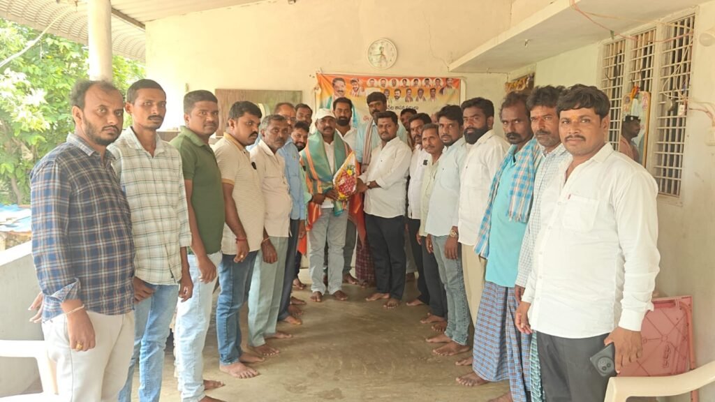 సోసైటీ చైర్మన్ వల్లే శ్రీనివాస్ కు ఘన సన్మానం