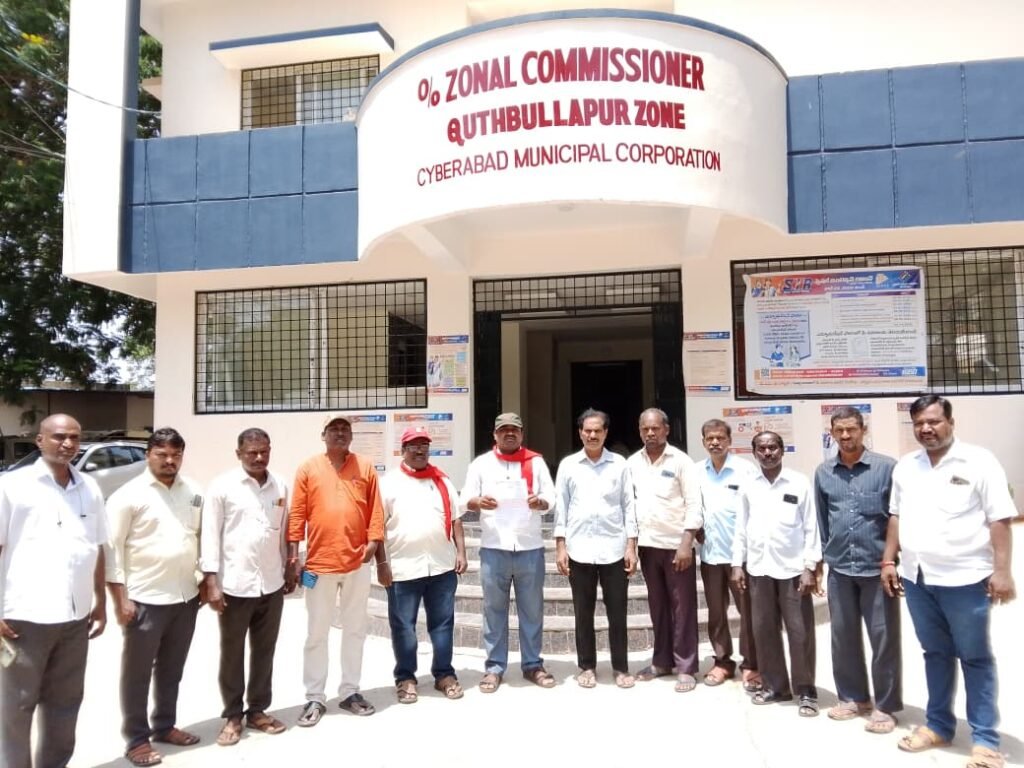 రోడ్ల ఆక్రమణలపై సీపీఐ గళం