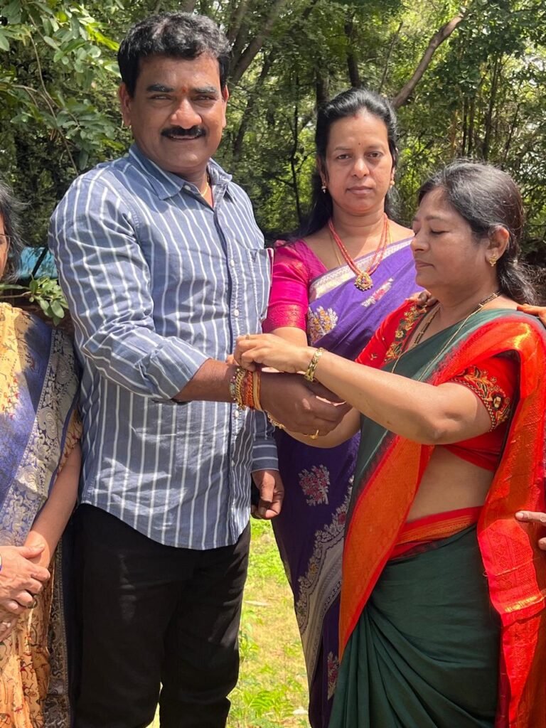 డిగ్రీ క్లాస్ మెంట్స్ తో స్నేహితుల దినోత్సవం జరుపుకున్న,, బంగ్లా శ్రీకాంత్ రెడ్డి,, నమస్తే భరత్