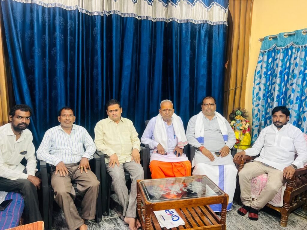 ఆలయ సాంప్రదాయాలను మార్చడం సరికాదు