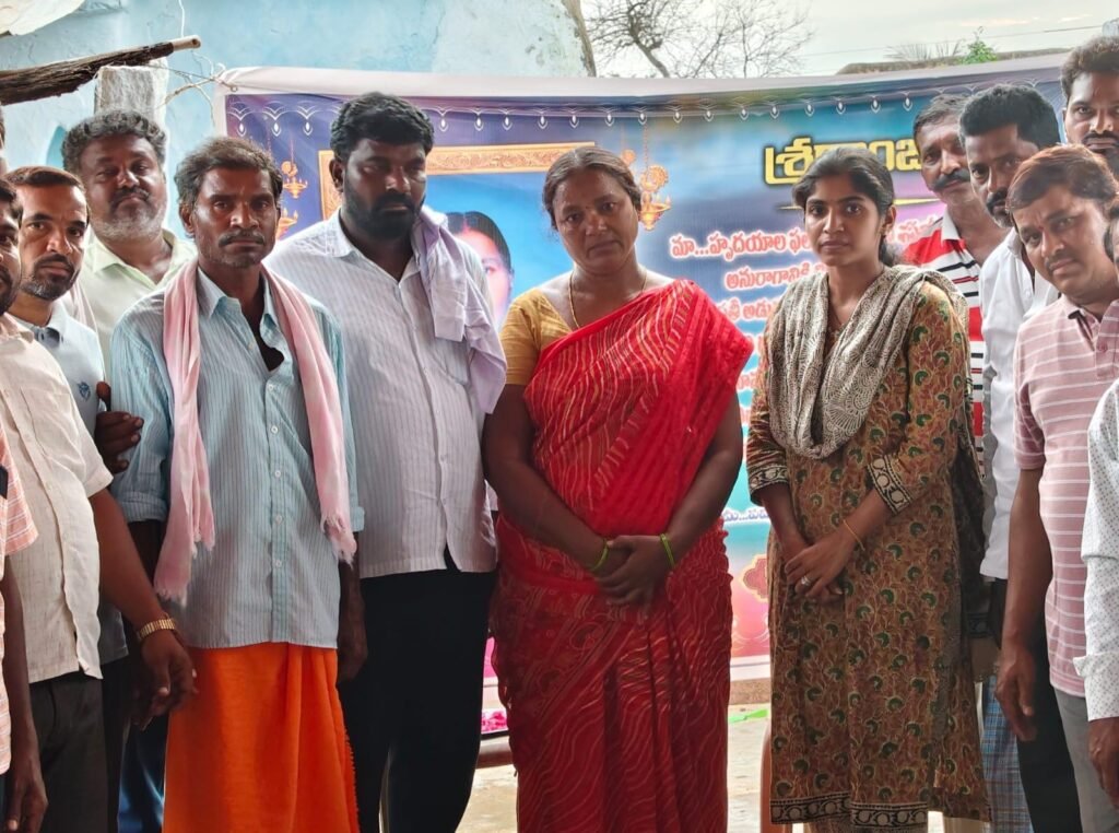 కాంగ్రెస్ పార్టీ మండల అధ్యక్షులు రంగు మురళి కుటుంబాన్ని పరామర్శించిన