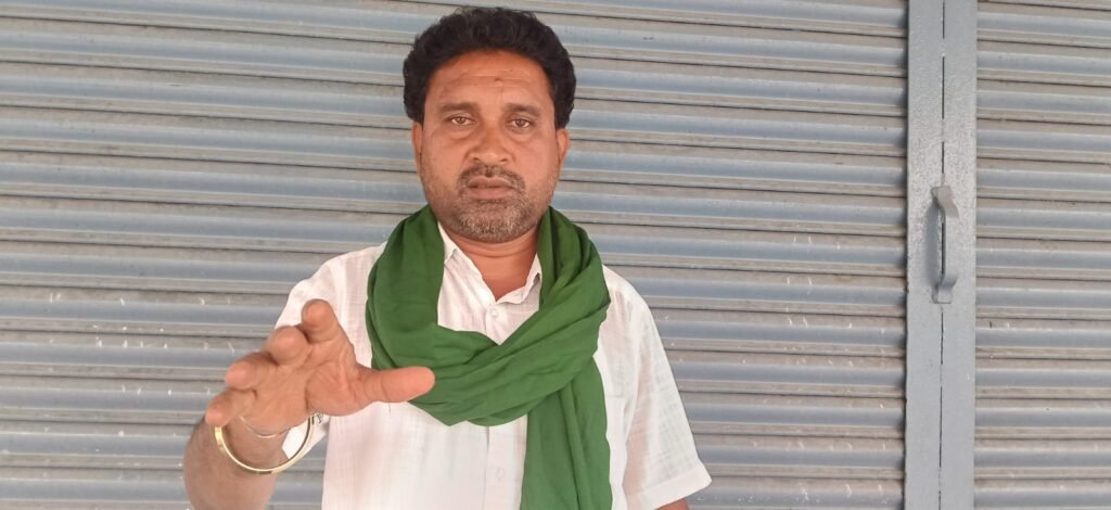 జరుపుల అక్షిత్‌కు ఏదైనా జరిగితే ఫెర్టిలైజర్ షాప్ యజమాని,అధికారులదే పూర్తి బాధ్యత