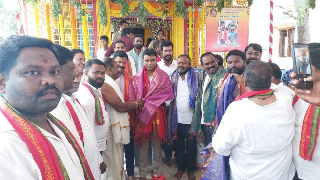 నల్లపోచమ్మ అమ్మవారిని దర్శించుకున్న ఎమ్మెల్యే కేపీ వివేకానంద్