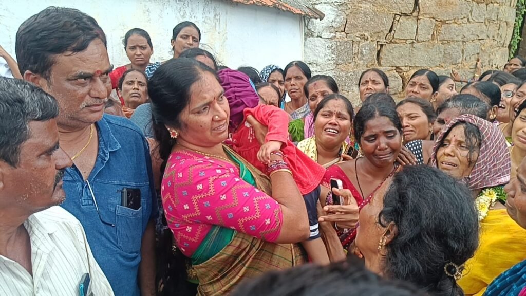 రోడ్డు ప్రమాదంలో కారోబార్ కృష్ణ మృతి బాధాకరం