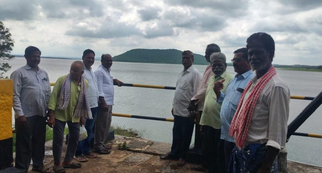 పాఖాల ఆయకట్టుకు నీటిని వెంటనే విడుదల చేయాలి