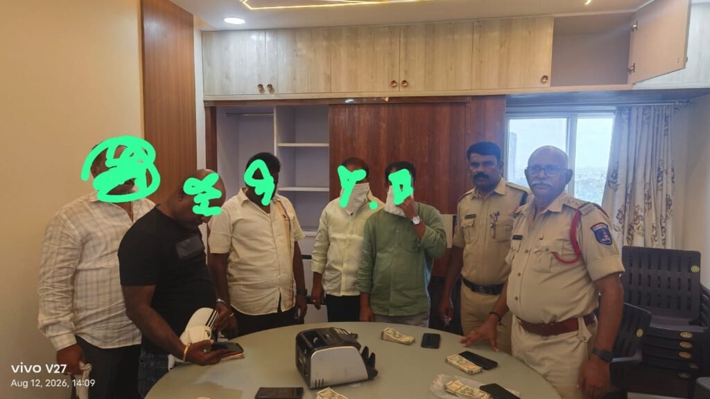 అపార్ట్‌మెంట్‌లో పేకాట దందా!