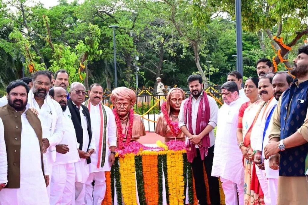 మహాత్మా జ్యోతిబా ఫూలే, సావిత్రిబాయి ఫూలే దంపతుల విగ్రహాలను ఆవిష్కరించిన ముఖ్యమంత్రి రేవంత్ రెడ్డి
