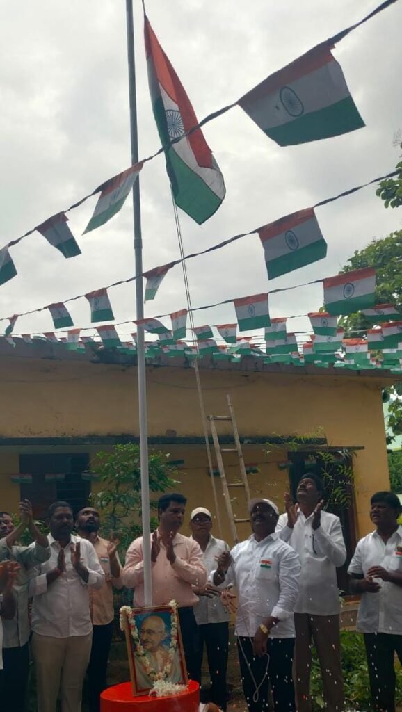 సోసైటీ వద్ధ ఘనంగా స్వాతంత్ర్య దినోత్సవ వేడుకలు