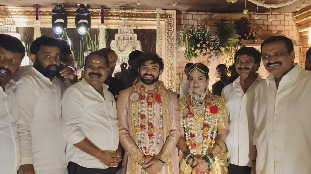 వివాహ వేడుకల్లో పాల్గొన్న ఎమ్మెల్యే వీర్లపల్లి శంకర్