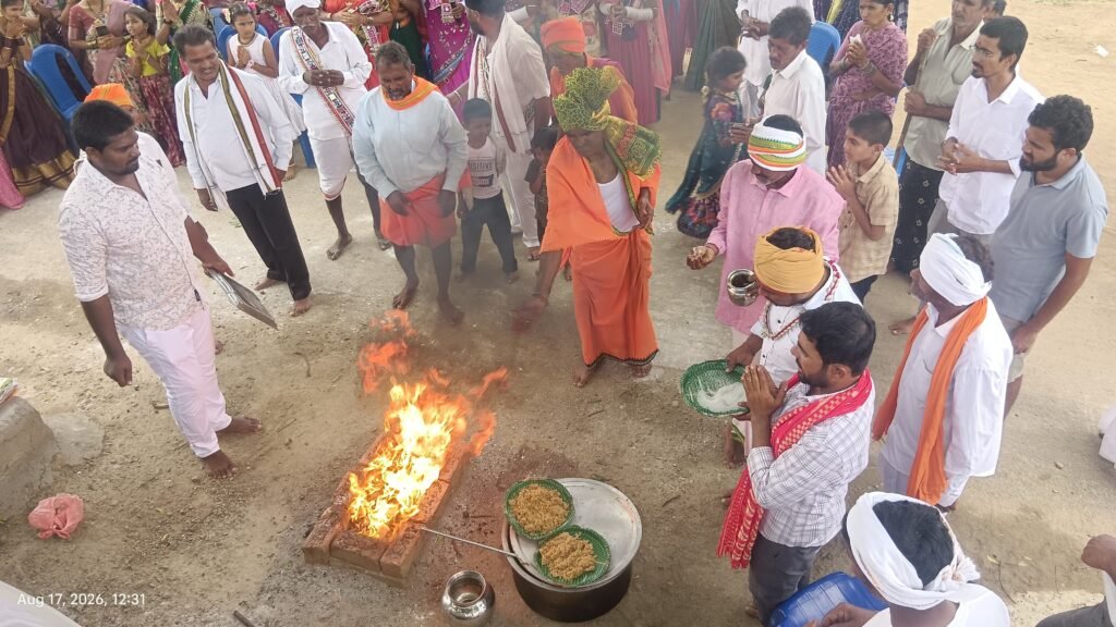 సాంప్రదాయాలు, సంస్కృతిని చాటుతూ జమ్మికుంట తండాలో ఘనంగా తీజ్ పండుగ ఉత్సవాలు