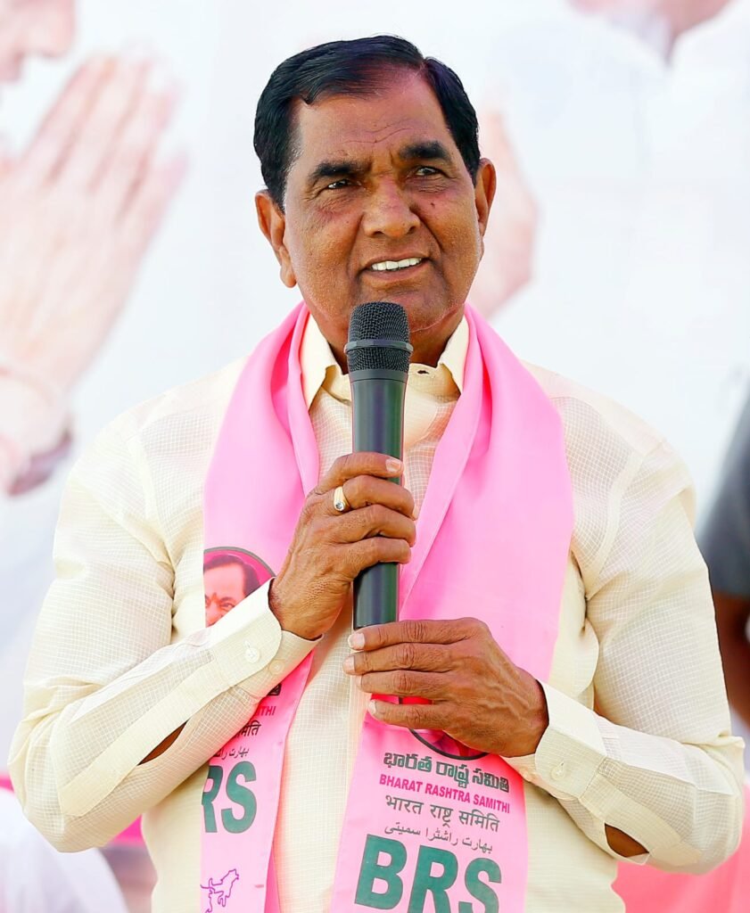 విద్యార్థుల భవిష్యత్తును ప్రశ్నార్థకం చేస్తారా?