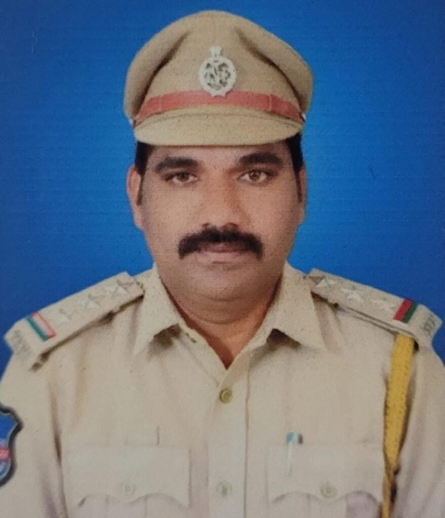 వాహనాల బహిరంగ వేలం  ఎక్సైజ్ సి ఐ ఆర్ నరేష్ రెడ్డి