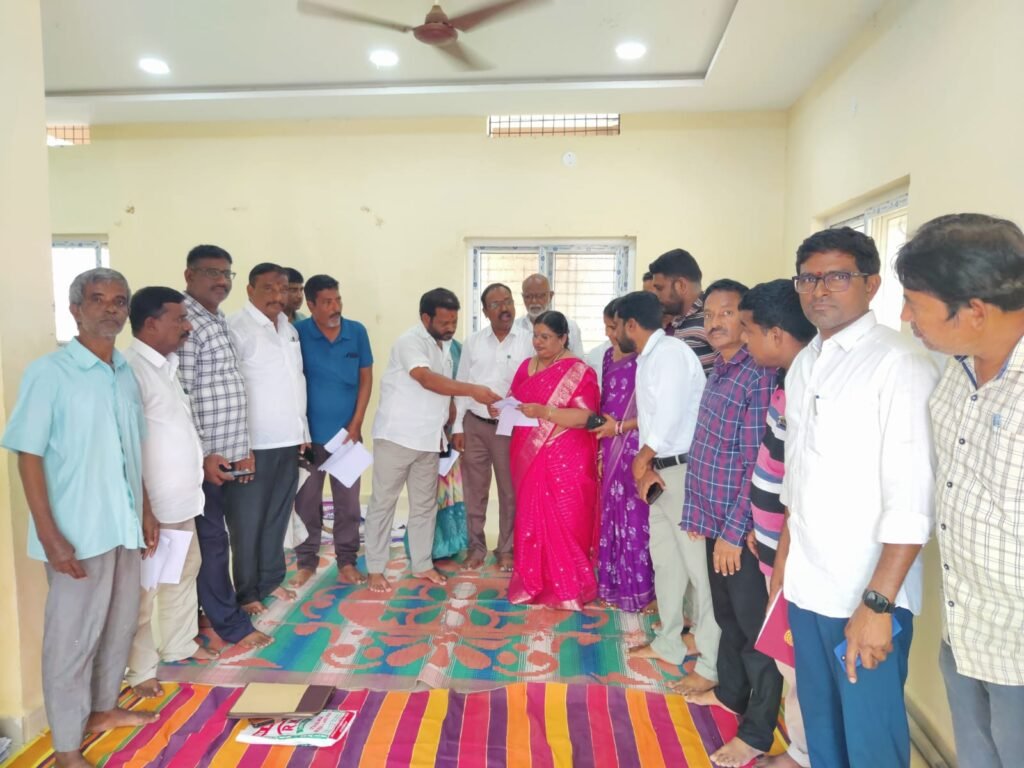 ఓటరు జాబితాలో వివరాలు సరిచూసుకోవాలి –ఆర్డివో రమాదేవి