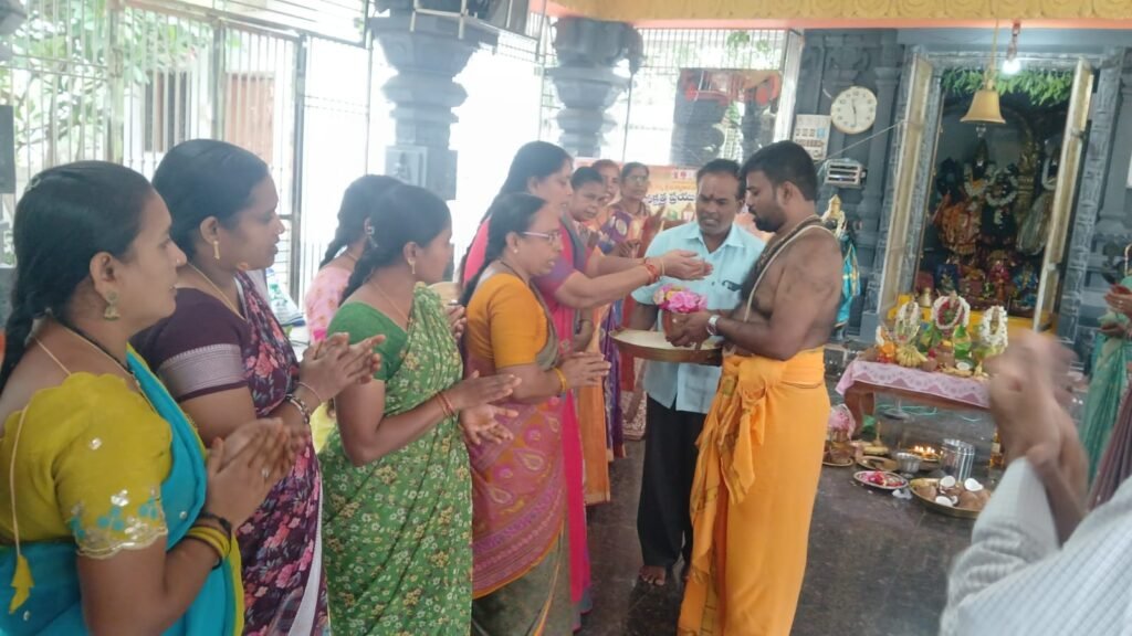 వైభవంగా శ్రీరామ హృదయ కళశ పూజలు