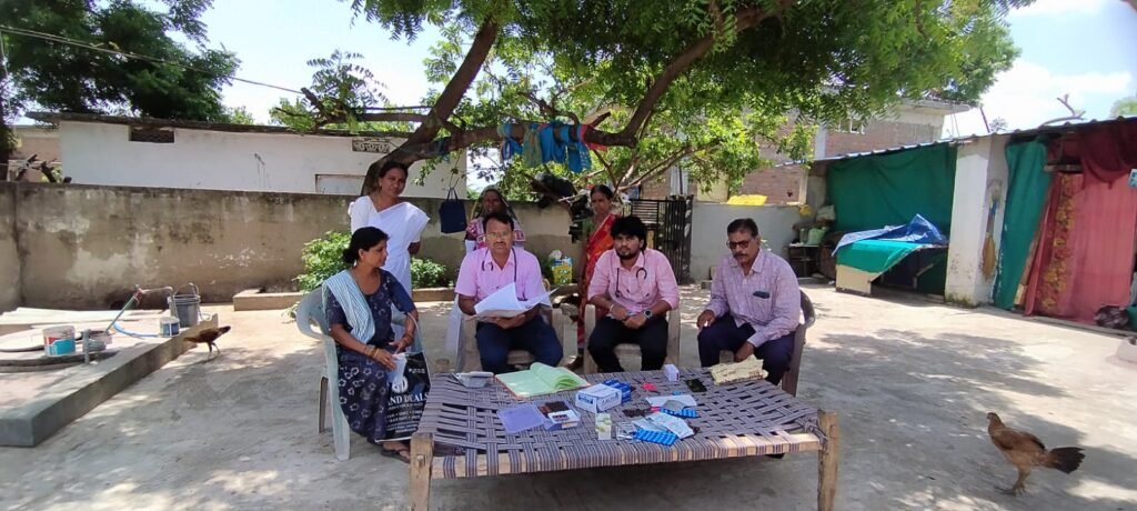 మరిపెడ పీహెచ్‌సీ ఆధ్వర్యంలో వైద్య సేవలు – 250 మందికి పరీక్షలు, ఉచిత మందులు