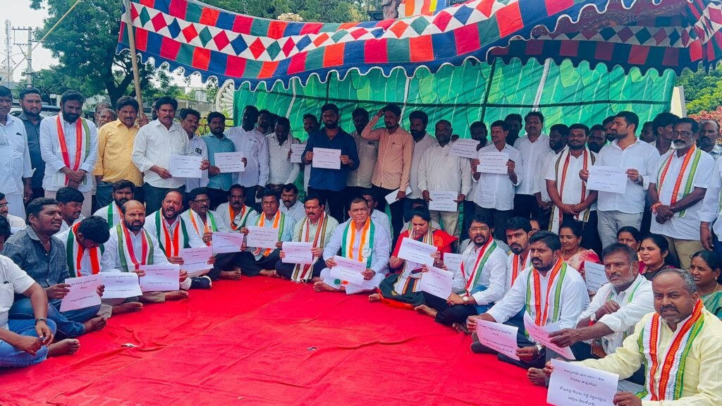 రాహుల్ గాంధీ పై అక్రమ కేసు పెట్టడం సిగ్గుచేటు – ఎంపీ బలరాం నాయక్