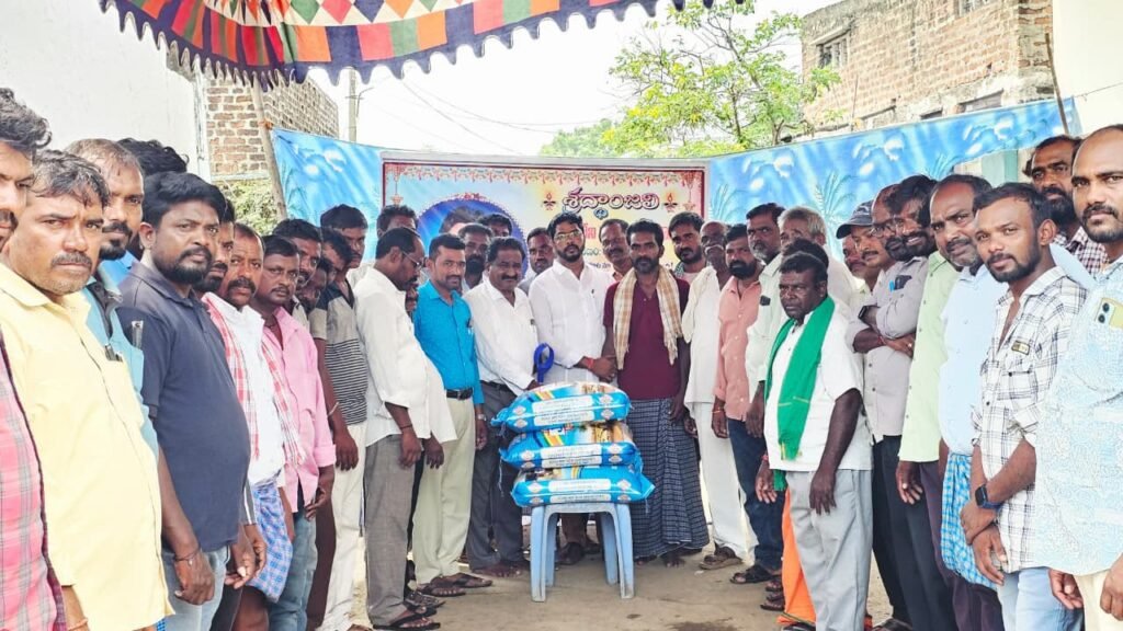 కాంగ్రెస్ కార్యకర్తలకు అండగా మండల అధ్యక్షులు సమ్మిగౌడ్.
